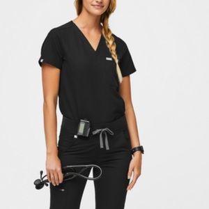 FIGS Catarina One-Pocket Scrub Top